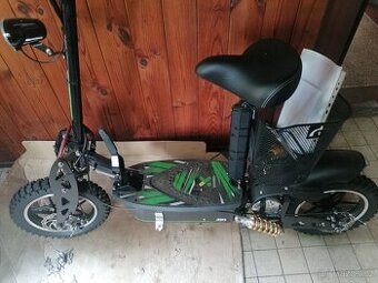 Skúter elektrokolobezka