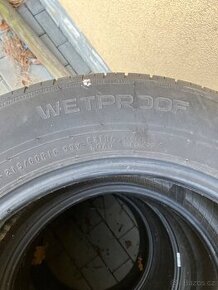 Pneu 215/60 R16