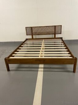 Dvoulůžková postel + matrace 160x200 cm