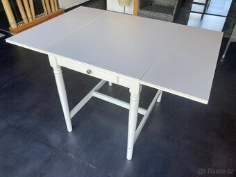 Rozkládací stůl ze série Ikea Ingatorp