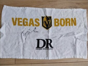 Ručník Las Vegas Knights podepsaný Tomášem Noskem