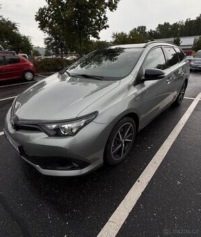 Toyota Auris Hybrid 2018. 1.8