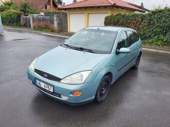 Ford Focus 1.8 Ghia Výbava