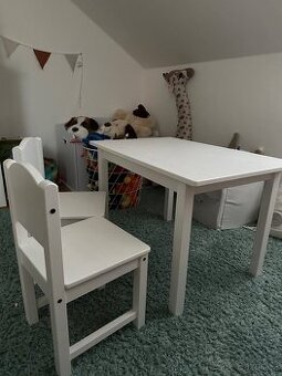Dětský stoleček a 2 židle IKEA