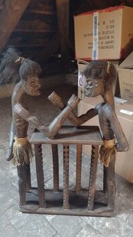 Etno dřevěný stojan držák na 30 CD