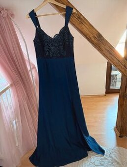 Dámské plesové šaty