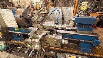 Malý soustruh pro kutila.