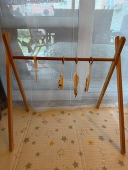 Dětská dřevěná hrazdička