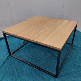 Konferenční stolek 70x70cm, dub masiv
