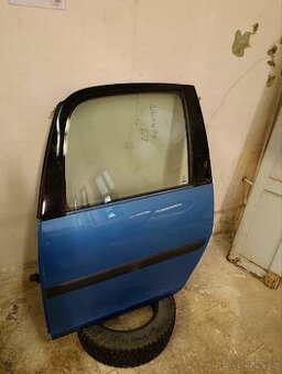 Škoda Roomster levé zadní dveře modrá