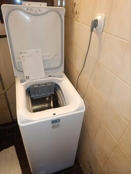 Pračka ELECTROLUX - horní plnění