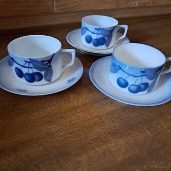 Porcelán modré třešně.