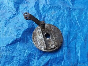 Motocyklový brzdový štít