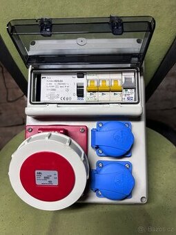 Zásuvková skříň-stavební rozvaděč