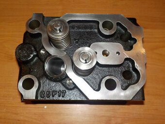 Hlava válce kompletní s ventily Zetor 5511 - 6745