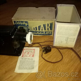 Prodám starou promítačku DIAR - projektor 35 a MEOSKOP - 1