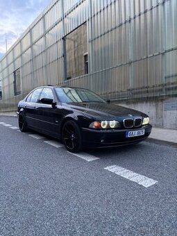 BMW 535i manuál