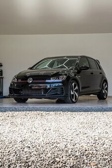 VW Golf VII GTi DSG FullLED Stav nového vozu
