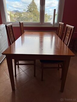 Dřevěný jídelní set