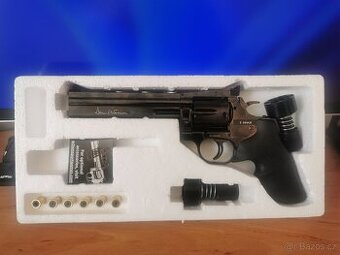 Dan Wesson 715 6”