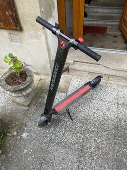 Elektrokoloběžka HECHT – plně funkční, drobná závada