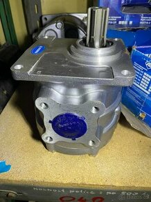 čerpadla na Bělorus NS 100,bagr Belarus NS 32 - 1