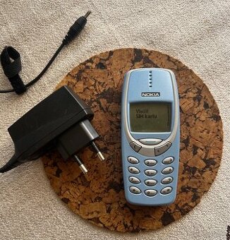 Telefon Nokia 3310 + nabíječka