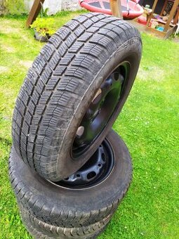 Zimní pneu na discích 165/70 R14, rozteč 5x100