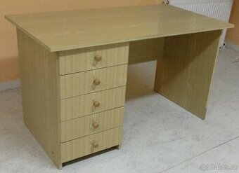 Prodám psací stůl 130x70cm, výška 75cm