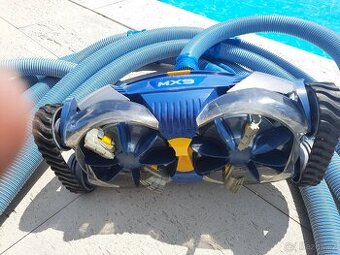výkonný poloautomatický bazénový vysavač Zodiac Barakuda MX