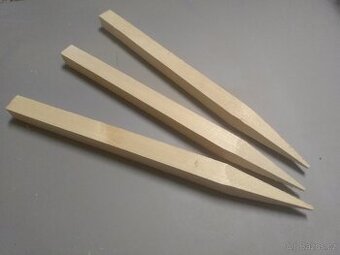 Dřevěné geodetické kolíky