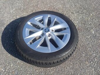 Zimní NOVÝ komplet Škoda Octavia IV+ 205/55R17 GoodYear