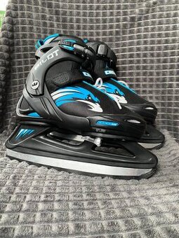 DĚTSKÉ LEDNÍ BRUSLE - CROWNED PILOT