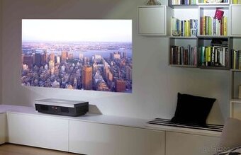 Prodám špičkový italský projector SIM2 xTV 4K UST