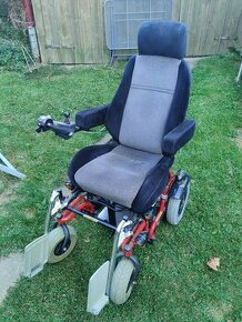 Repasovaný Elektrický invalidní vozík se světlomety a blinkr