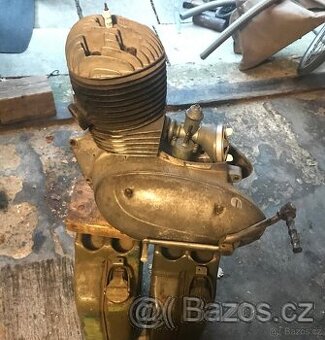 Jawa pérák motor 250