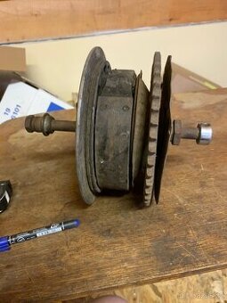 Jawa brzdový štít s paknami,rozeta,talíř rozety ašroub kola