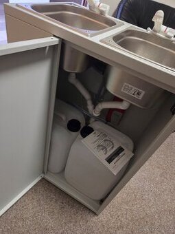 Přenosné umyvadlo, dvoudřezové mobilní dřez s ohřívačem vody