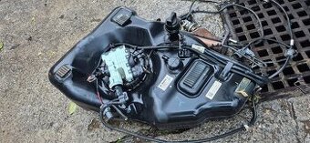 Mazda CX7 nádrž adblue kompletní nebo na díly