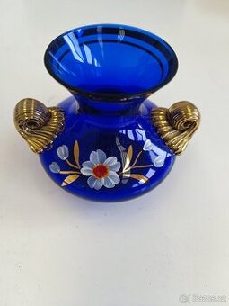 Malá kobaltově modrá vázička se spirálovými oušky