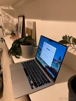 MacBook Air 13.6" M3 (2024) – 16GB RAM / 512GB SSD