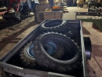 Prodam pneu predni na traktor