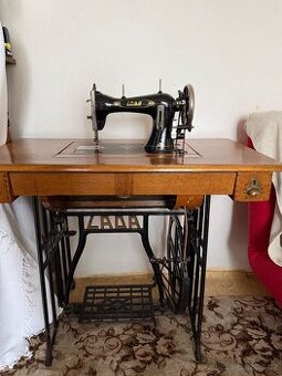 Šicí stroj Lada nášlapný retro - 1