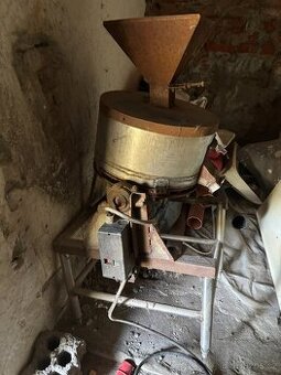 Šrotovník na ovoce, šroťák, drtič ovoce