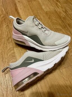 Kecky NIKE AIR MAX MOTION vel. 33.5