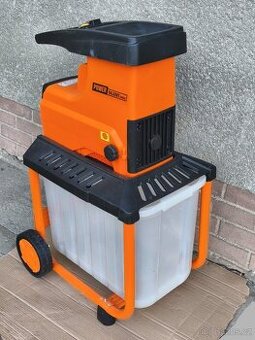 Prodám elektrický Válcový drtič Powersilent 2800 W...