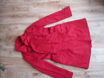 Sytě červený kabát M/38, se šálou, 80% virgin vlna