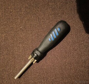 Multifunkční šroubovák