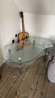 Skleněný konferenční stolek – moderní design, velmi dobrý st