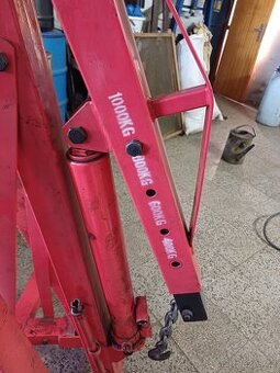 Dílenský jeřáb na motor - 1